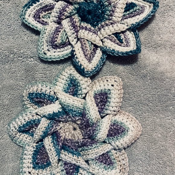 STAR CROCHET POT HOLDERS - Picture 2 of 2